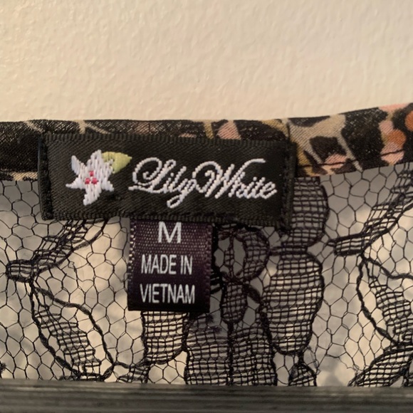 Lily White Sheer Sleeveless Blouse Medium - Picture 5 of 5